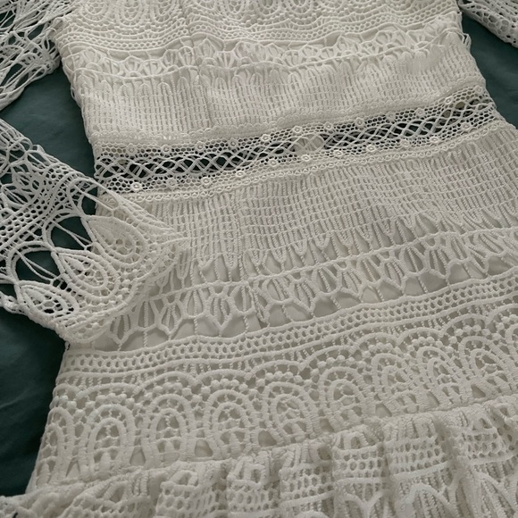 White lace dress - Picture 9 of 9